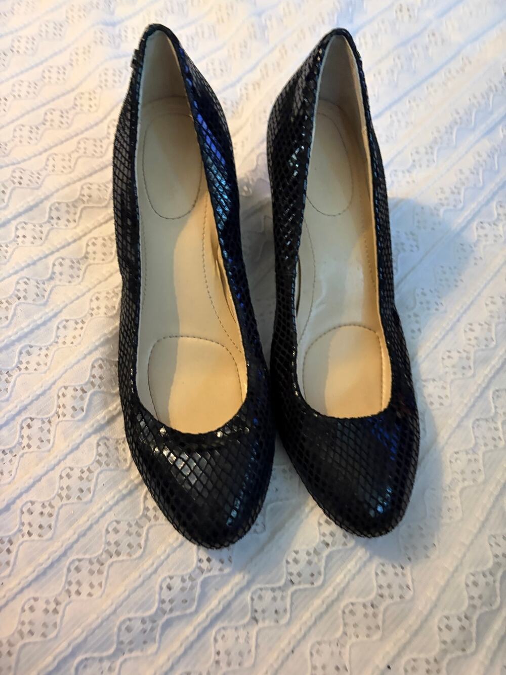 Calvin Klein Black Mesh Pointed Toe Wedge Pumps Heels Women's Size 6 Saxton